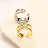 Modeschmuck Designer Brief Ringe Frauen Liebes Reiz Hochzeitsbedarf Kristall 18K Gold plattiert Kupfer Finger Verstellbarer offener Ring Luxuszubehör