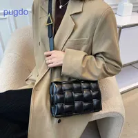 Bottegs Brick Cassette shoulder bag Bottegs hands Venets online shop Autumn and winter fashion high-quality small sq AE0U IO88 Q155 NYKY