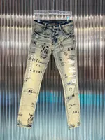 20SS005 Erkek Tasarımcı Kot pantolon Sıkıntılı Yırtık Biker İnce Fit Motosiklet Denim Erkekler için En Kaliteli Moda Jean Mans Pantolon Hommes