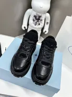 Designer Sapatos casuais de grandes dimens￵es plataforma t￪nis sola sola branca em couro preto luxo camur￧a camur￧a feminina alpargelina masculina blue lace up treinadores com caixa 0917