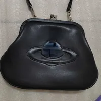 22SS 여성 가방 VIVI 디자이너 고급 가방 지갑 지갑 지정서 인쇄 디자인 버클 가죽 체인 핸드 헬드 대각선 패션 단일 제품