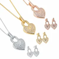 Europe America Fashion Jewelry Set Lady Women Titanium Steel Engraved V Initialer Inst￤llningar Full Diamond Heart Lock Charm Necklace 2806