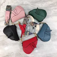D Bolsa de textura de patrones Super Variedad de estilos de bolsos disponibles para bolsos para mujeres con bolsos de moda de descuento