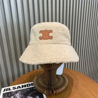مصمم دلو قبعة للنساء للرجال أزياء العلامة التجارية Caps Winter Cashmere Hats Hats في الهواء الطلق السفر بين كاسكيتات قبعة قبعة دافئة قابلة للطي