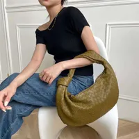 Designer Bags Mini Bottegas Bag Woven Venetas Overdimensionerad Woven Armpit Bag Cow Horn Fashionabla Handbag Banket Senior Female