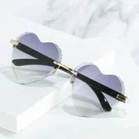 Zonnebrillen boyarn 2022 Frameloze dikke rand gesneden perzik hart omgekeerde golvende golvende vrouwen brillen brillen UV400 glazen zonnebril