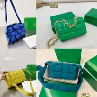 2022 kaseta łańcucha najwyższej jakości torby na ramię projektanci luksusowe damskie szydełkowe torebki torebki mody to torba na poduszkę złotą kulkę