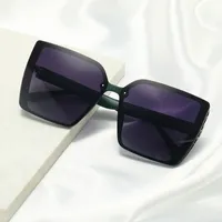 Moda Designer feminino Moda Moda Marca de luxo Polarizou óculos de sol UV400 com 4 cor opcional de boa qualidade gc