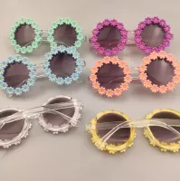 Çocukların sevimli papatya çiçek güneş gözlükleri yuvarlak güneş koruması açık hava 2022 Çocuklar için yeni moda gözlük