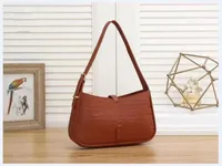Shoulder Bags 2022 Luxurys Designers Women Fashion Handbag Ladies Party Wedding Dinner Underarm Bag PU Totes Wallet Purse