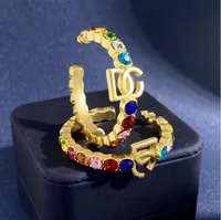 Moda yeni tasarlanmış kolye bilezikler küpe çemberleri g harfler parlak soluk olmayan 18K altın kaplama kadın kolye tasarımcısı mücevher D-G336