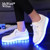Taille 35-44 Chaussures LED brillantes pour femmes hommes baskets lumineuses avec des chaussures d'adulte légères avec des lumières USB Charges LED tenis286d