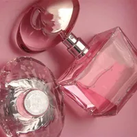 Promoção de perfume mais quente em estoque Promoção de perfume Classic 90ml Fragrância floral de garrafa rosa brilhante com duração de alta capacidade