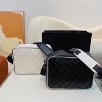 2022 bolsas mensageiras bolsa de c￢meras de alta c￢meras bolsa de designer de luxo de grande capacidade e mulheres de couro de moda bolsa de bolas de crossbods designers carteiras carteira