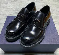 شقق جلدية فائقة الجودة من الرجال المتسكعون غير الرسميين أحذية أسود حقيقية منصة حذاء وحيد متراصة على جولة جولة حذاء صندوق 38-45