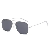 Солнцезащитные очки без винтовых квадратных титановых ультрасорогенных солнечных очков Рамки мужчины Женщины без оправы дизайнерские очки рецептур