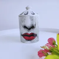 Bandlers en c￩ramique ￠ la main ￠ la main Bougies Jar Girl Face Face Red Lip Top Home Decor Crafts Living Room Study Ornantscandle