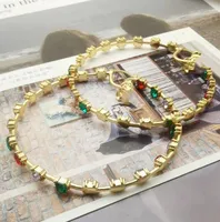 15 Estilo Simple Gold Famosa Bee Statings para mujeres Dise￱ador de lujo Letras retro Retro Crystal Rhinestone Long Jewelry