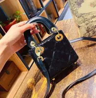 Mini Designer Handbag Sac fourre-tout de luxe Portefeuille en cuir en cuir mini-sac de messager pour femmes Sac à main de bracelets à chaîne détachable avec boîte