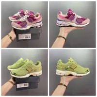 2022 Bryant Giles 2002r Low Casual Shoes Designer Mens Sneakers Refind Future Men Women Trainers Plateforme de sport Pink Purple Olive Green Running Shoe