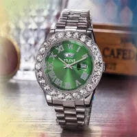 رجال 43 مم Quartz مستوردة حركة مراقبة أعلى جودة طراز لطيف على مدار الساعة Montre de Luxe Stainless Strap حزام مقاوم للماء Higural Luxury Diamonds Wristwatches