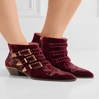 Мода знаменитость Susanna Angle Boots Women Buckles Brivets Buse Shoes Woman Vintage Low Hel Velvet Riding Booties Zip3012
