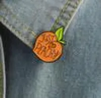 Fr￶ken Zoe Cartoon Peach Emamel Pin Fruit Peachy Badge Brooch Lapel Pin For Denim Coat Shirt Bag S￶t smyckespresent till flickv￤n 9