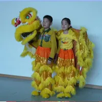 Wystrój sklepu żółty dzieciak lwi taniec maskotka teatr na świeżym powietrzu dni Bożego Narodzenia parada wełna wełna południowa teatr kino