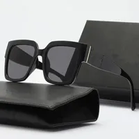 Designer Square Sunglasses Man Femme Vintage Black Mirror Sun Glasse pour hommes Femmes Fashion Big Frame Eyewear