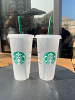 Kubki syrena bogini Starbucks 24 unz/710 ml plastikowe kubki kubek kolor Kolor Zmień Magic Oryginał Pp wielokrotne użycie czystych pijących Płaski dolny Kształt filaru
