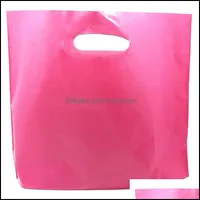 Opakowanie prezentów Wrap 50pcs/partia kolory kolory plastikowa torba sklepowa z uchwytem torby butikowe dla faworyzowania dostawy z upuszczeniem 2021 dhikq