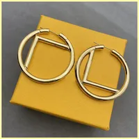 2022 Brincos de argola de ouro da moda para mulheres Brincha de designer Letters F brincos de casamento J￳ias de noivado de presente para a noiva 211180n