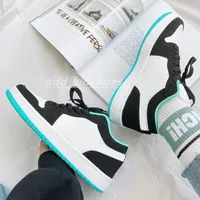 2022 Mens 1s Low 1 UNC Basketball Shoes Pine Green Pairs University Blue Smoke Grey Starfish Red Obsidian Women Yellow Banned Bred Chicago Trainers 36-44 a2