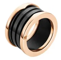 50 Fashion Titanium Steel Love Ring Silver Rose Gold Ring للعشاق أبيض خاتم خزفي أسود للهدية Jers6294171