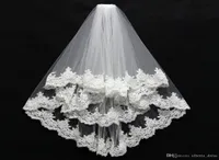 Short Bridal Veils Tre strati con pettine Applique Edge Velio da sposa Voile De Mariee Accessori in stock3799345