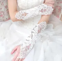 New Fashion Girl Wedding Dress Finger Gloves Child Flower Gown Ball Glove Kid Butterfly Floral Beaded Mittens Performance3997039