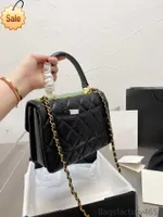 Women's Brand Designers Shoulder Bags 2023 Fashion Classic Texture Sheepskin Clamshell Handbags Metal Bracelet Crossbody Bag Factory Direct Salest