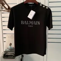 Balmain Fashion Brand Mens T Shirt كتف الذهب الإبزيم خطاب طباعة طباعة قصيرة الأكمام جولة الرقبة الصيف تي شيرت أعلى أسود الآسيوي الحجم S-2XL