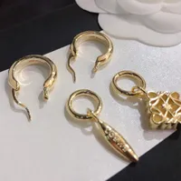 Charm 18k guldpläterade örhängen för kvinnor modeörhängen lyxiga flickor smycken tillbehör urban ungdomsstil vald födelsedagsfamiljfest A571