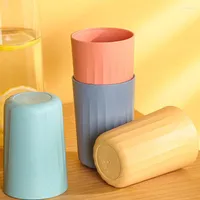 Tassen 7 Arten von protablen umweltfreundlichen Weizenbechern Wasser für Kinder Set Anti-Scenening Anti-Falling-Badezimmer-Trinkdarstellungen