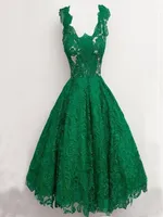 Robe de bal vert émeraude Vestidos Curto de Festa 2021 Longueur du genou Soirée Dreknee Longueur Sexy Part Prom Dress Arabe Homecoming G6808417
