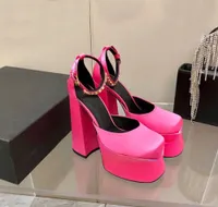 العلامة التجارية تصميم الأحذية تصميم 2022 الربيع نيو ستايل ميدان الرأس الحرير مثير منصة مضادة للماء Super High Heel Sandals أحذية المرأة