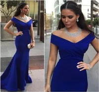 Królewski niebieski na ramię długie sukienki druhny syrena 2020 Arabska formalna sukienki gości weselne