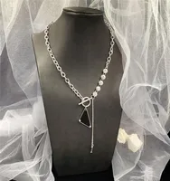 Colliers de pendentif en diamant brillant Designer Triangle Hip Hop Collier Femmes Crystal Metal Chain Collar Gift5647474