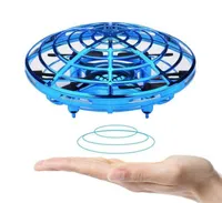 Ny antikollision Flying Helicopter Magic Hand UFO Ball Aircraft Sensing Mini Induktion Drone Kids Electric Electronic Toy7196188