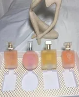 Presente de perfume inteiro 4pcs Conjunto de fragrâncias garrafa de vidro fosco 425ml Chance No5 Pares Kit de perfumes de coco para mulher charmin1351979