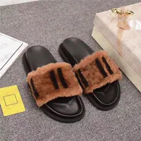 Luxus Womens Purpers Pelce Letter Slides Schuhe Nicht -Slip -Plattform Slipper nach Hause und im Freien mit Kiste