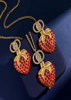 Strawberry Diamond Earrings Designer Halsband för kvinnor Pendant Fashion Letter Gold Studs Luxurys Hoop Earring Jewelry Set Box NE3005567
