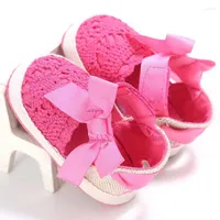 Erste Wanderer geborene Baby-Mädchen Schuhe Crib Schuh süß sehr hell Mary Jane Big Bogengestrickte Kleinkind 0-18 Monate