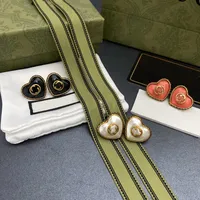 18k gouden top zoete hart designer stud oorbellen voor vrouwen luxe merk letters schattig ol engagement asymmetrische oorringen oorbel sieraden 3colors